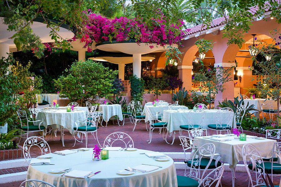 the polo lounge restaurant